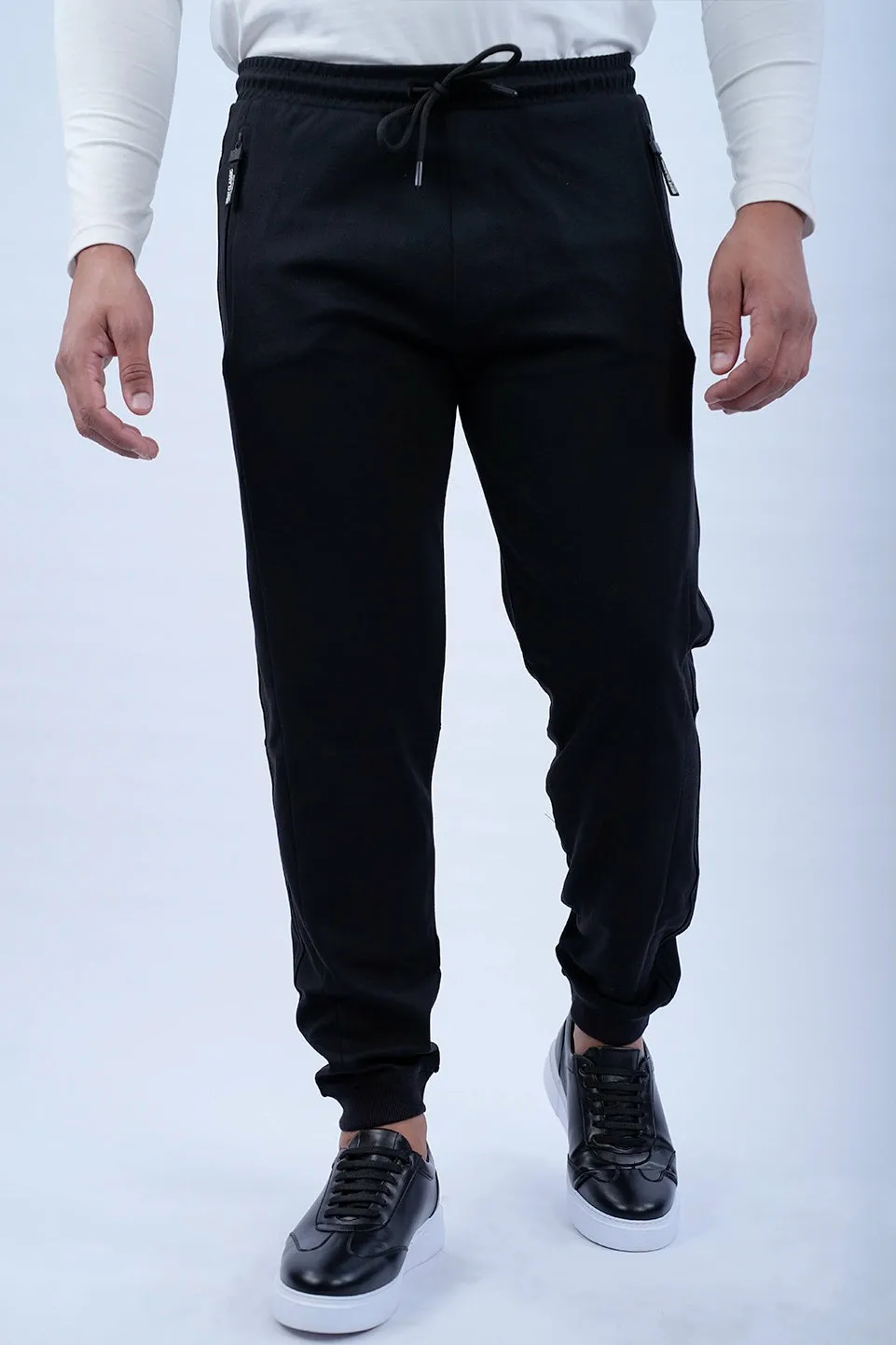 Black Jogging With Zippered Closable Pockets