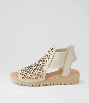 Django and Juliette - Sandals - Montaen - Almond / Leather