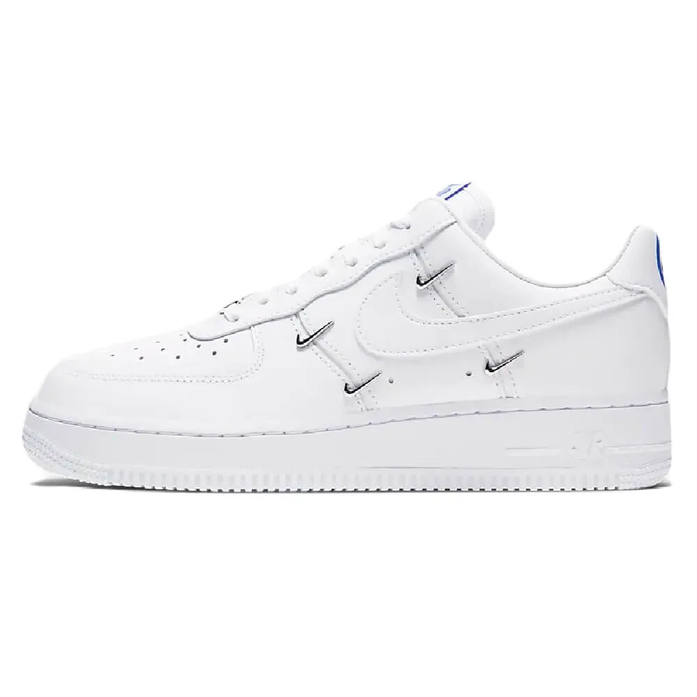 Nike Air Force 1 07 LX sneakers, white/blue