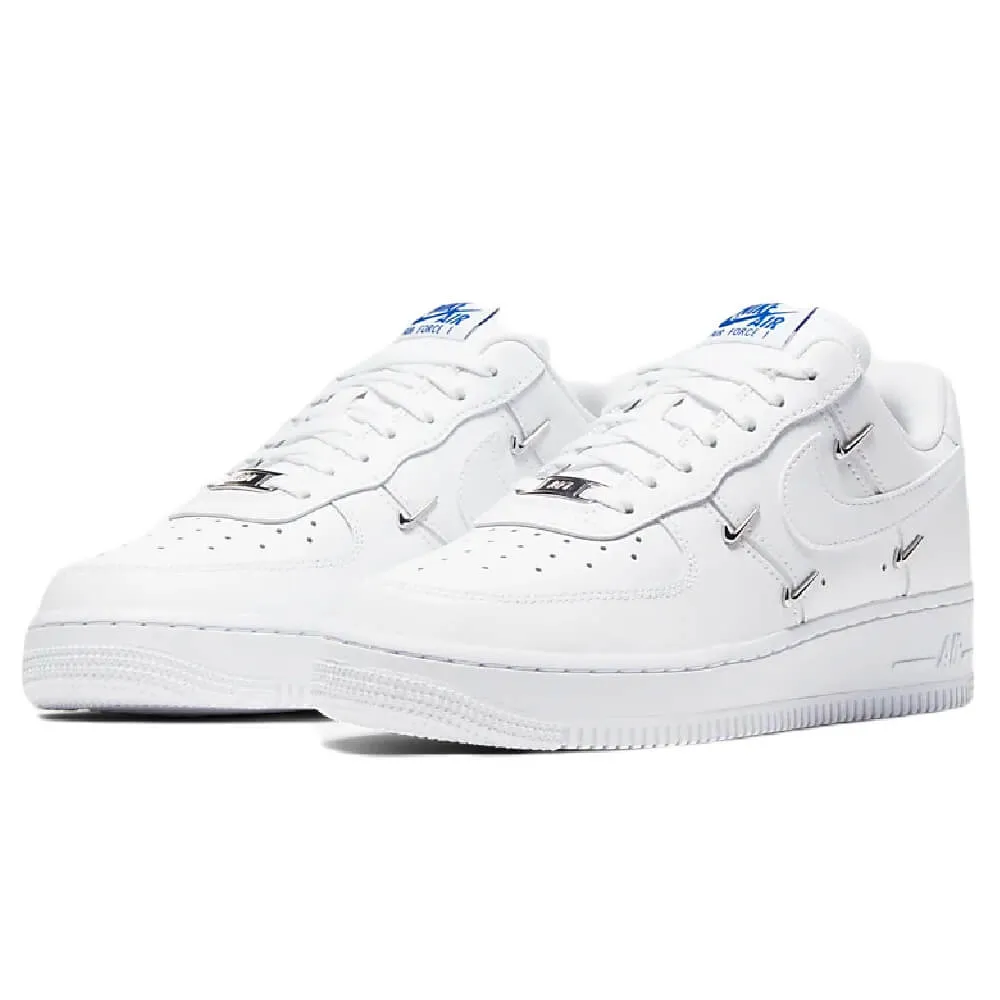 Nike Air Force 1 07 LX sneakers, white/blue